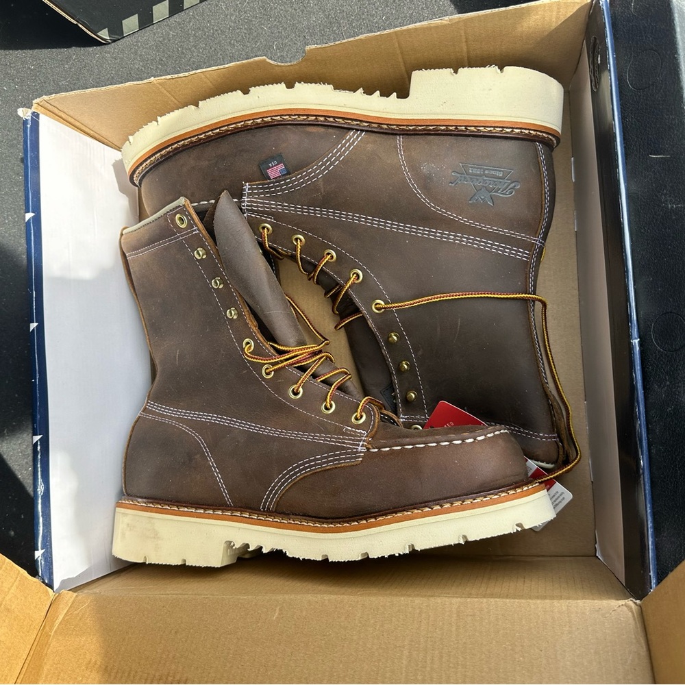 NIB Thorogood American Heritage work boots